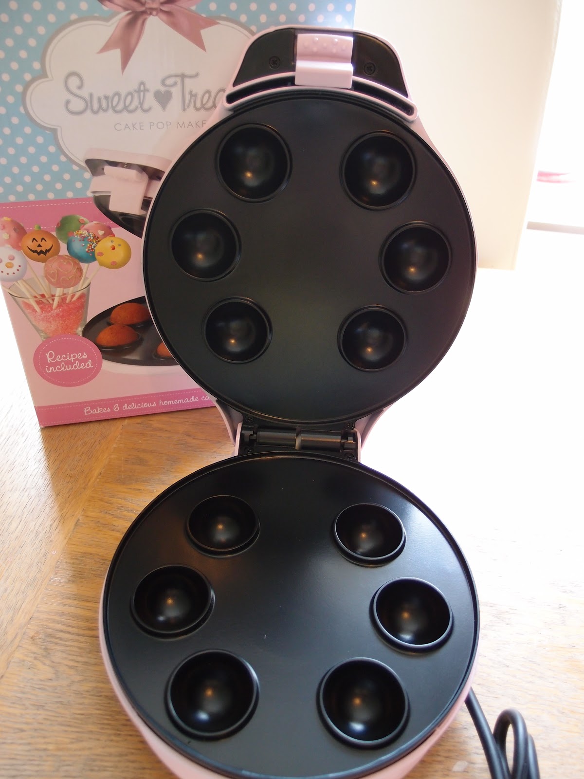 Sweet Craftiness Review Cake Pop Maker from www.lakeland.co.uk