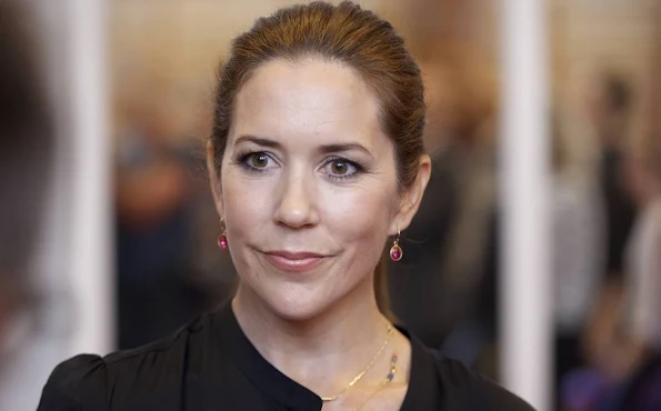 Crown Princess Mary launches new courses in live talk show on Guldberg School in Copenhagen