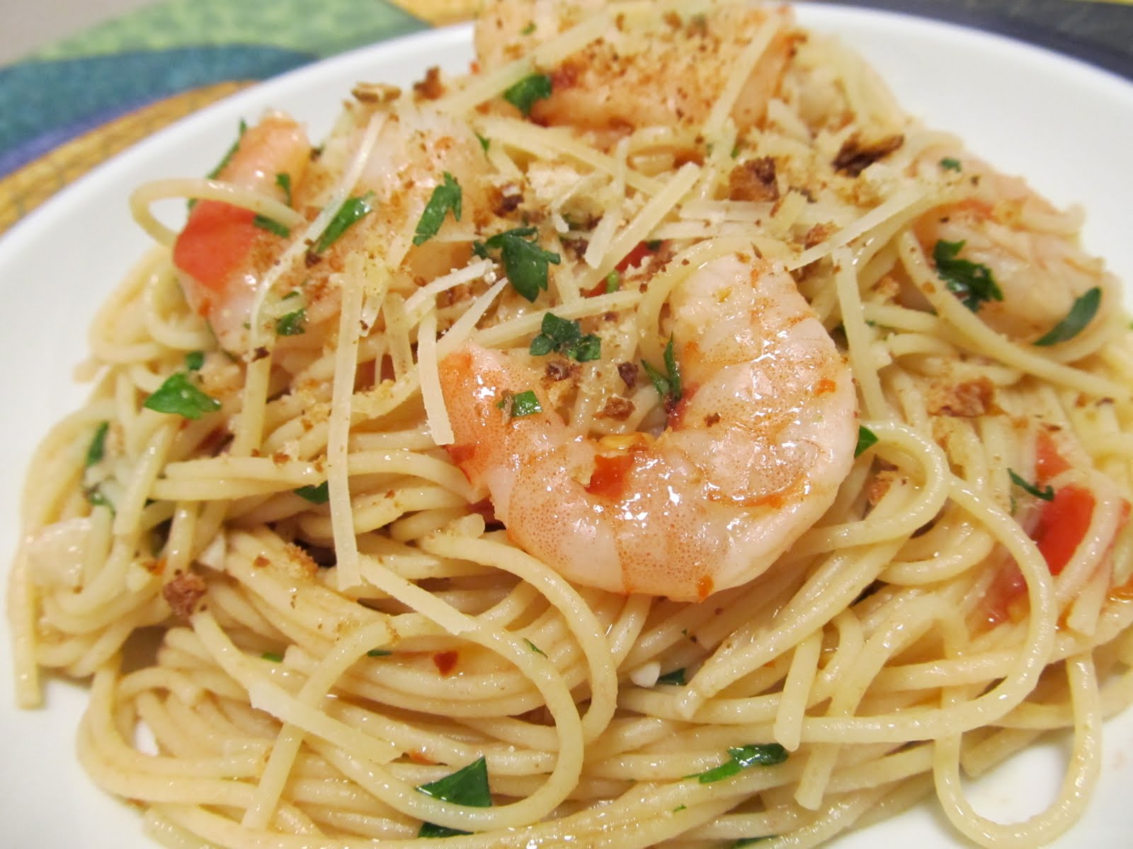 Jenn's Food Journey: Spicy Garlic Shrimp Pasta