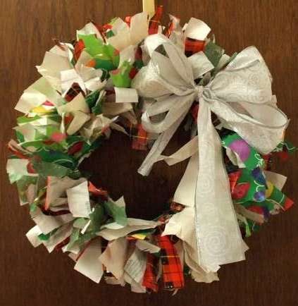 trashy wench the queen of creative reuse christmas christmas paper wreath