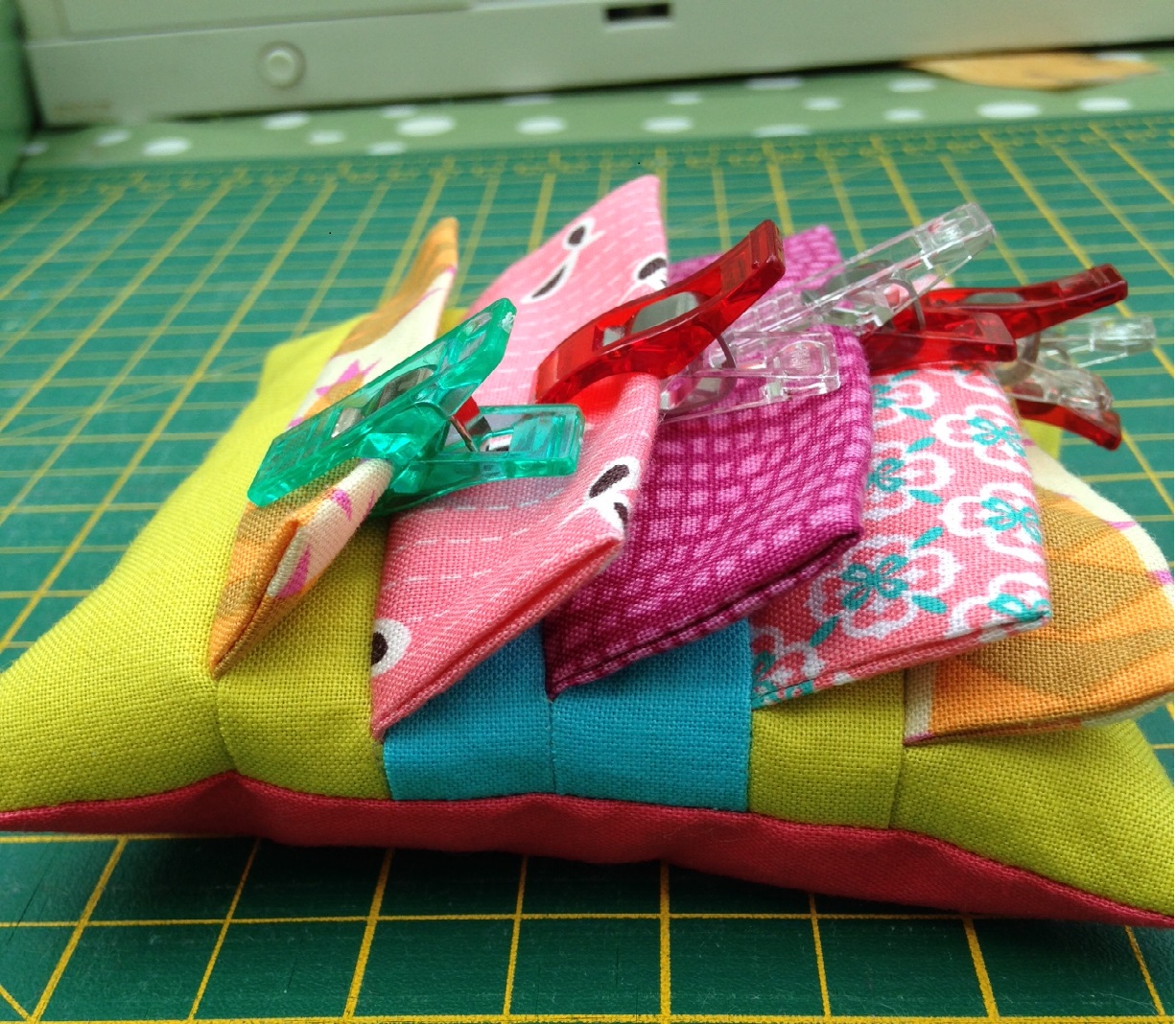 Squeeze Quilts Wonder Cushion Tutorial