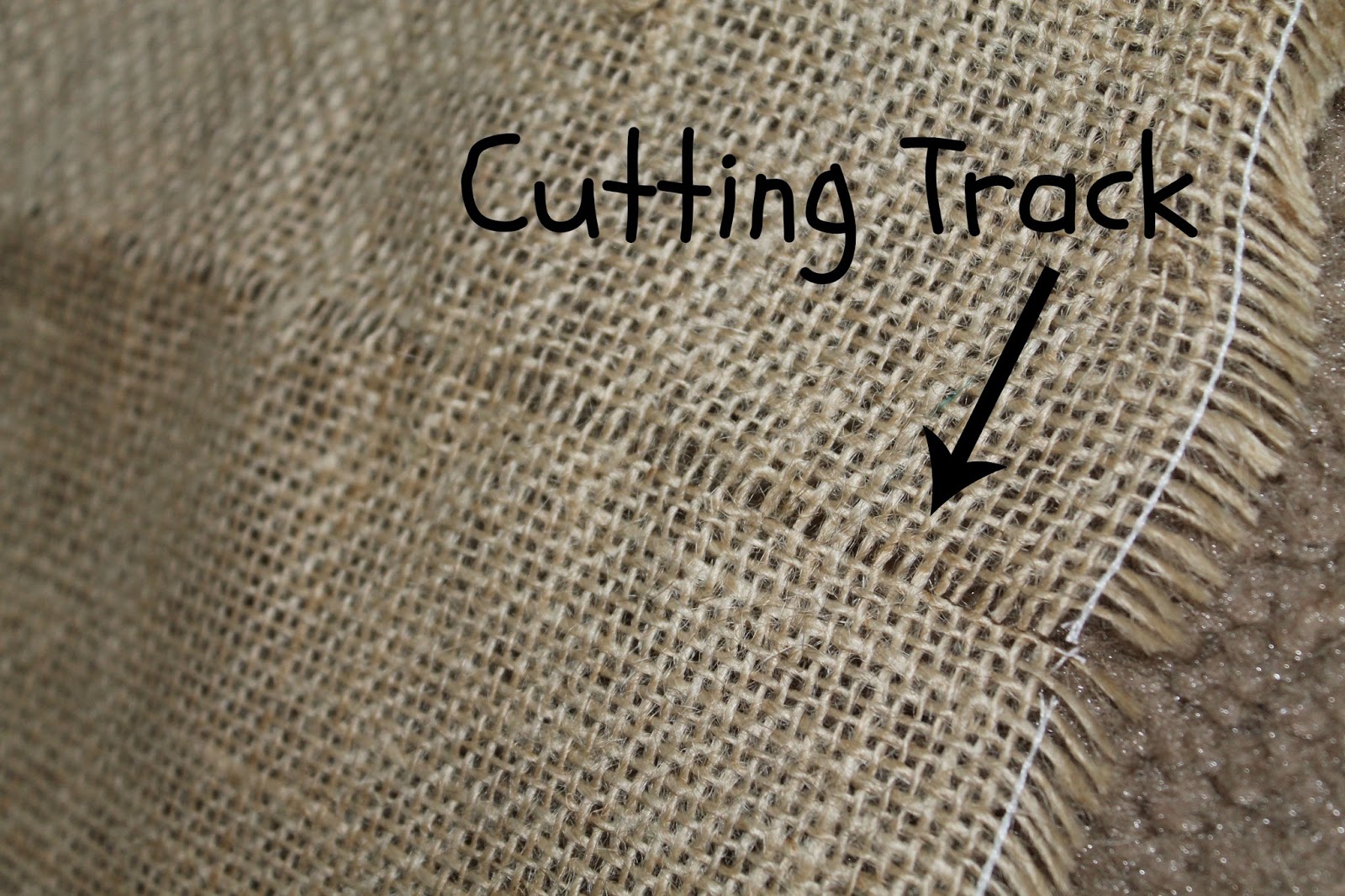Destination Craft How to Cut Burlap (without making a HUGE mess)