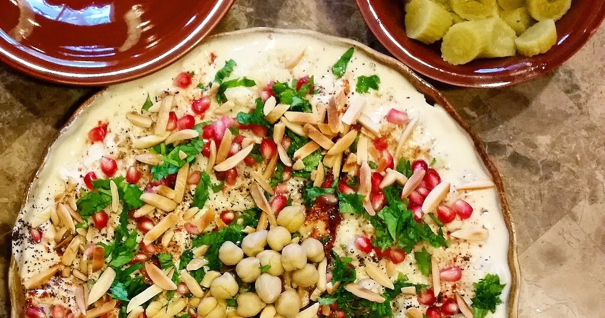 Savvy Chef Tisiyeh / Fattet Hummus (Garbanzo beans and pita bread in a
