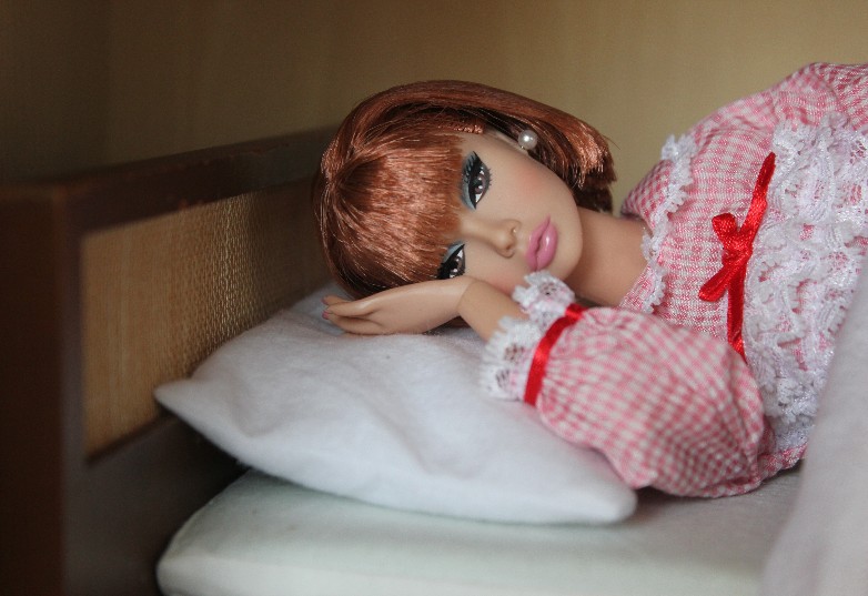 THE FASHION DOLL REVIEW Good night, sleep tight