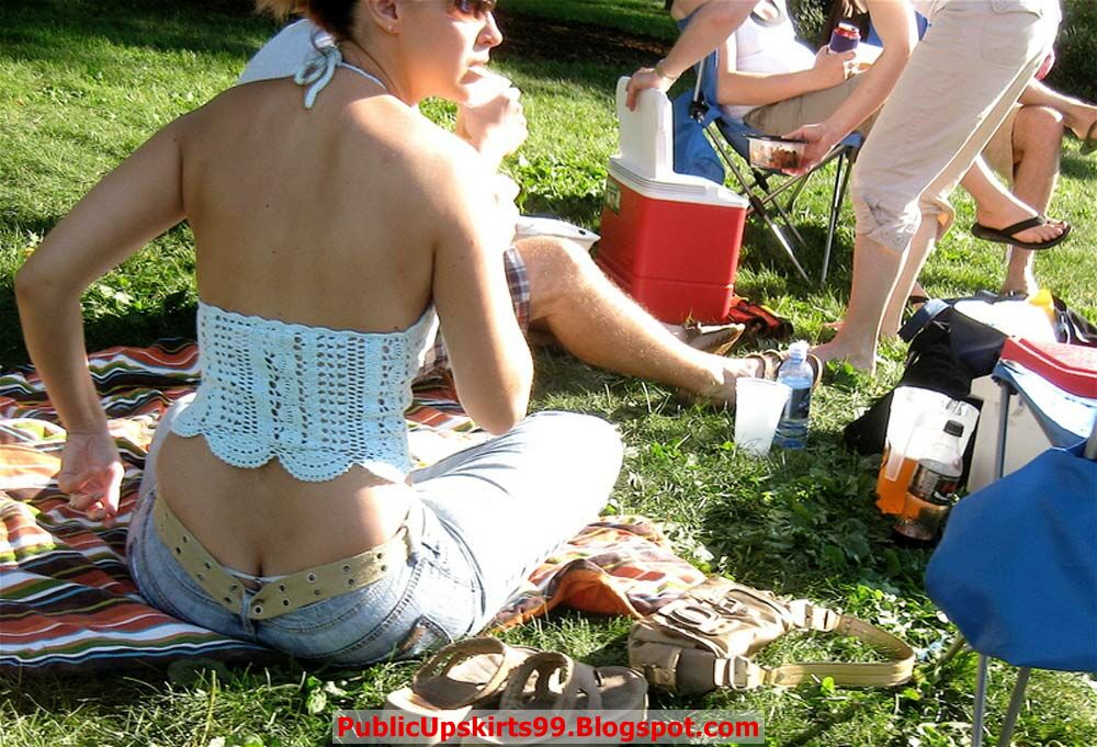 candid park butt crack 13 | Public Upskirts