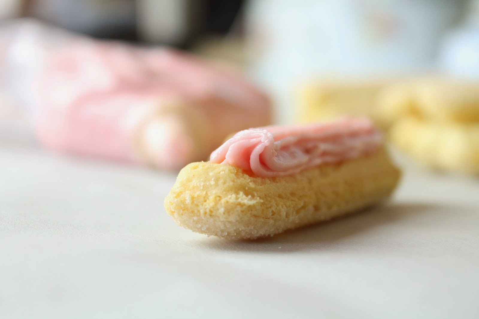 Lick The Spoon Strawberry Creme Fingers