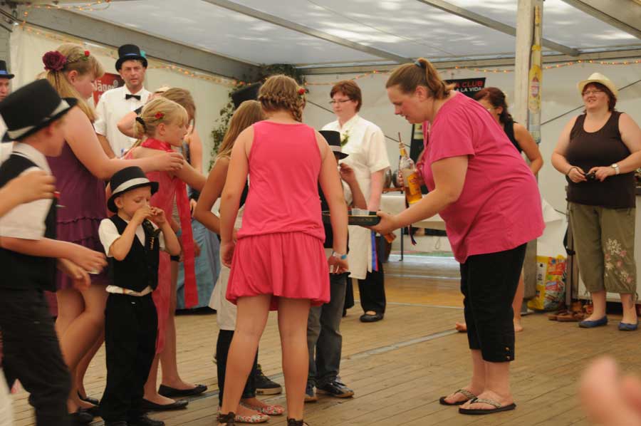 Sdb Film Verregneter Funk Die Heavytones Gastieren In Erkelenz