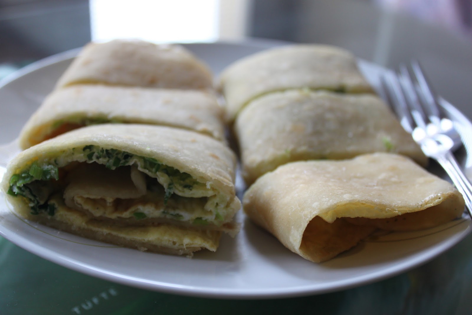 Voracious Omnivore Chinese Egg Pancake (蛋餅 Dan Bing)