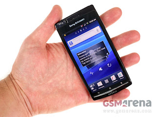 harga baru bekas Sony Ericsson LT18i Xperia Arc S, spesifikasi lengkap review hp Sony Ericsson LT18i Xperia Arc S, kelebihan dan kekurangan handphone android tertipis kamera 8mp, smartphone android desain cantik