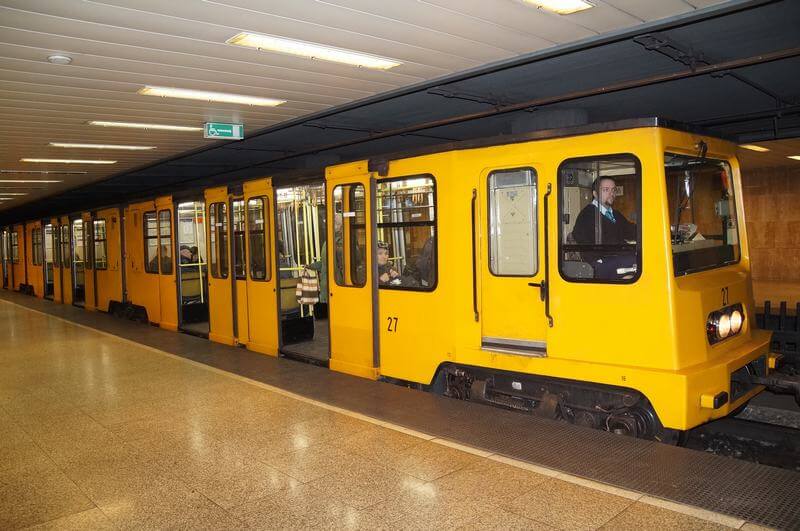 linea amarilla metro budapest