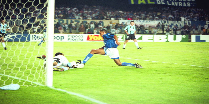 Resultado de imagem para cruzeiro e gremio libertadores 1997
