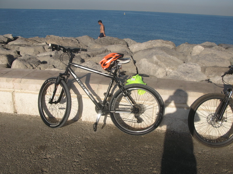 sarisaringketektyur Dubai MTB urban rides