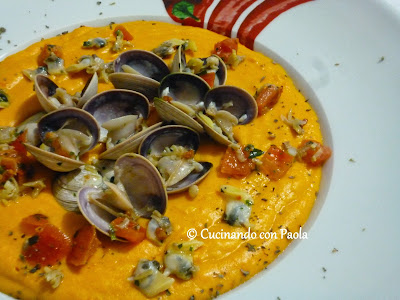 Vellutata di zucca con vongole