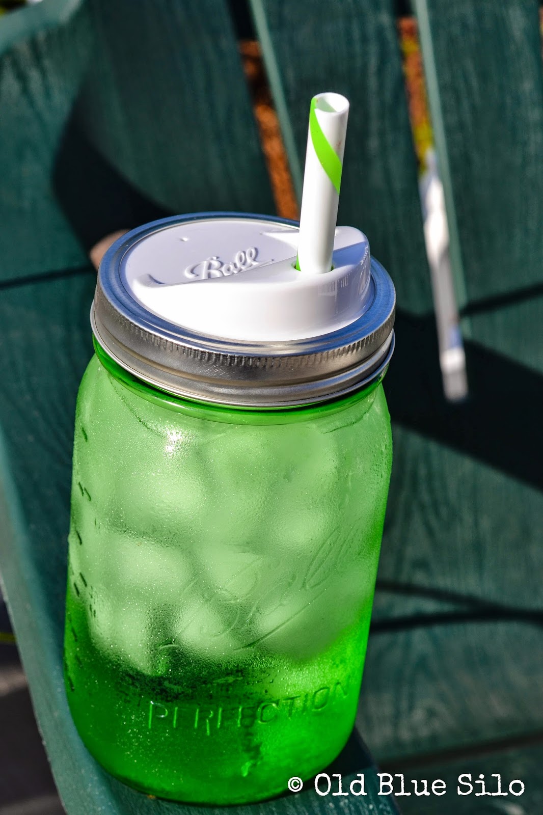 Old Blue Silo Mason Jar Monday Ball® Sip & Straw Lids