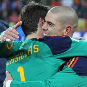 Víctor Valdés analizó al Milan y defendió a Casillas