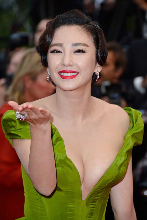 Zhang Yuqi's style in Ulyana Sergeenko at Cannes Opening Ceremony - Part 5