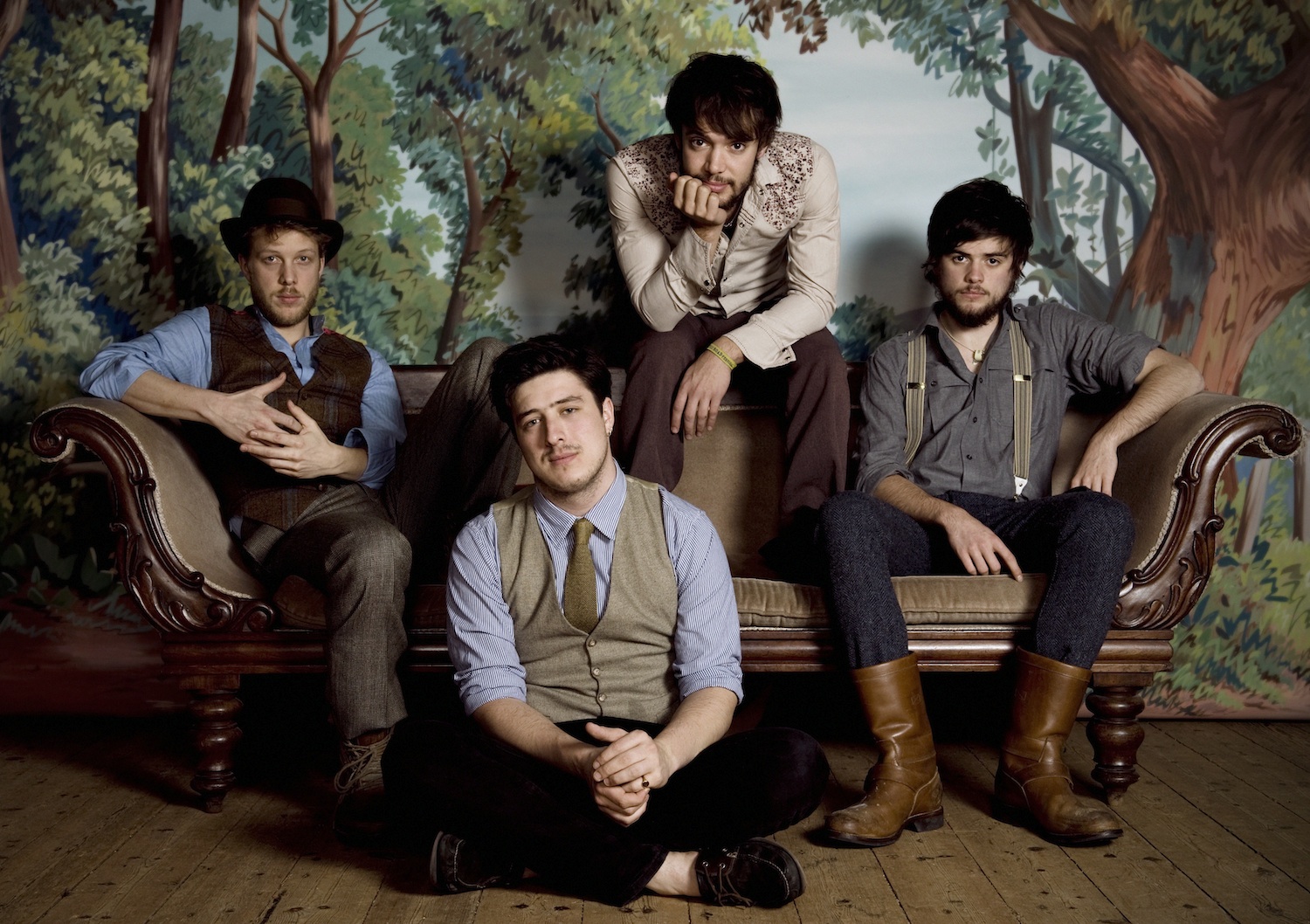 http://2.bp.blogspot.com/-7cNIThge3OY/URmbN5rbp5I/AAAAAAAATlo/f-Ig9tj-FL4/s1600/mumford-sons_new-image_1.jpg