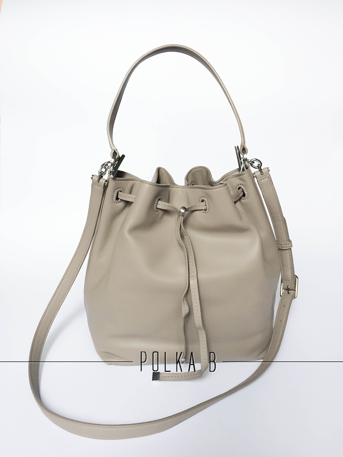 tory burch drawstring bucket bag