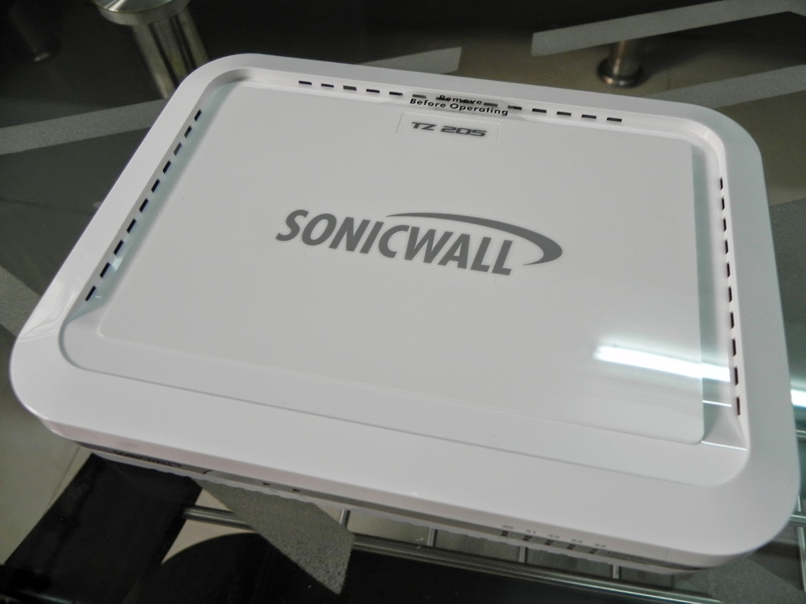 SonicWall TZ205 整合防毒防護防火牆開箱文 eSafe360 越南資訊安全與網路弱電工程整合