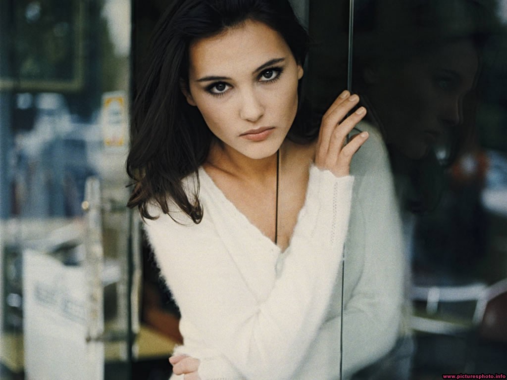 http://2.bp.blogspot.com/-7gGCy41gUf8/TfQ-auuOftI/AAAAAAAACfE/lk_Ho0WmpGU/s1600/Pictures+of+Stage+Actress+Virginie+Ledoyen+%25284%2529.jpg