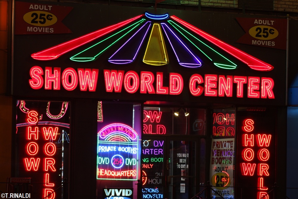 Flashing Neon Hearts