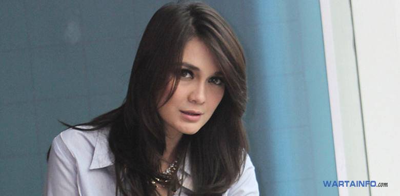 Foto Cantik Luna Maya Artis Selebriti Indonesia Paling Terkaya dan Tajir Foto Cantik Luna Maya Artis Selebriti Indonesia Paling Terkaya dan Tajir