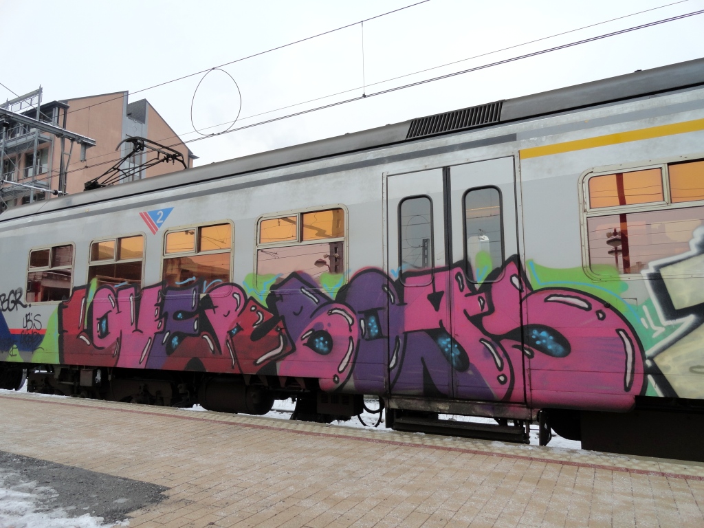 Feel free to break the graffiti rules Bild Graffiti on trains