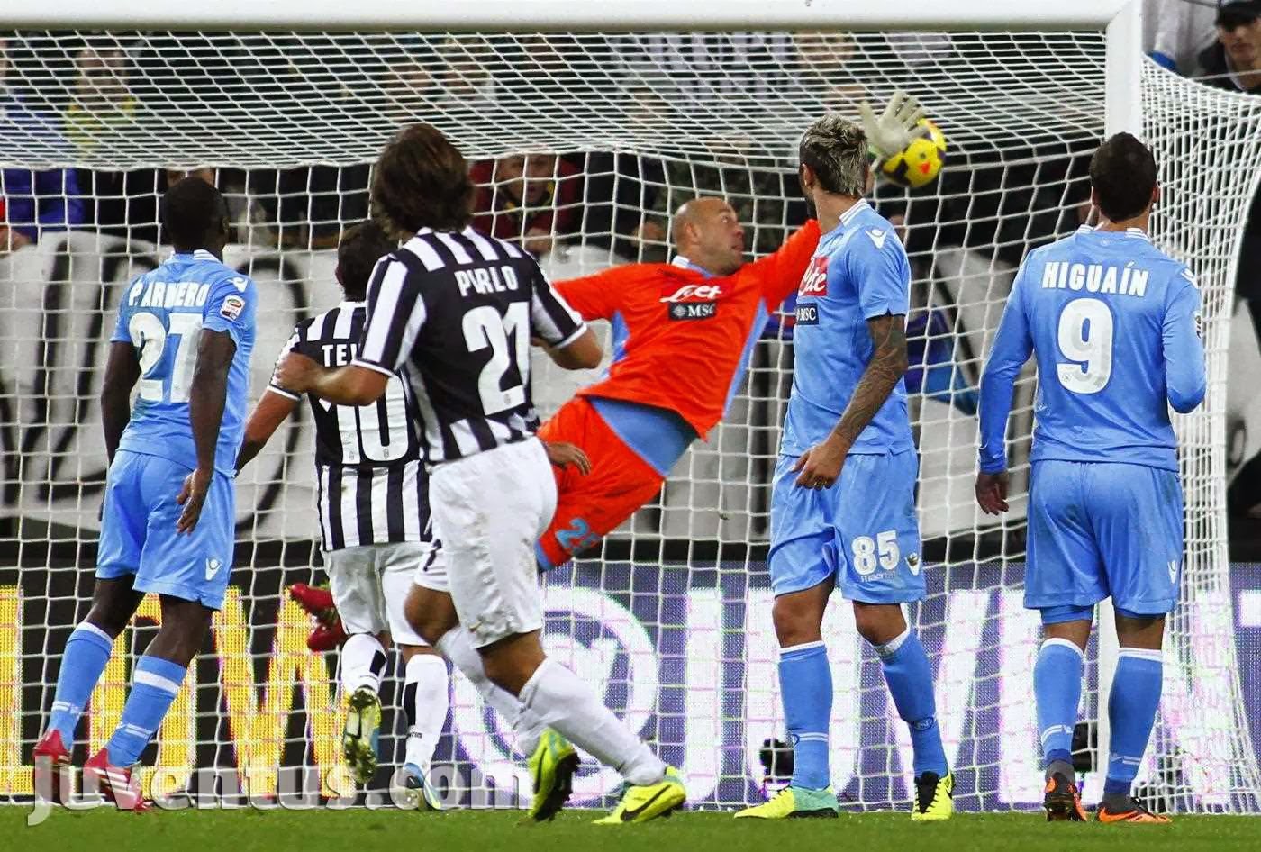 Risultati immagini per andrea pirlo goal Juventus Napoli 2013