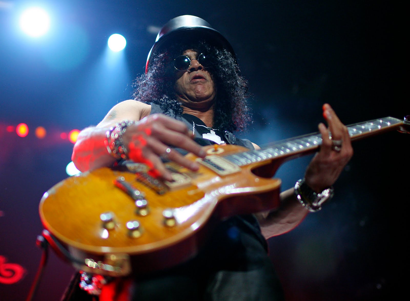 slash wearing jordans