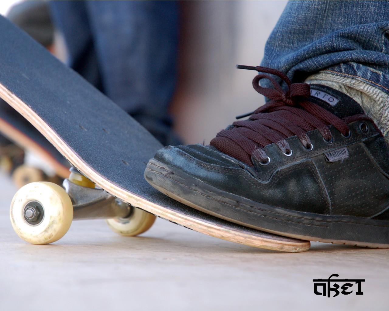 http://2.bp.blogspot.com/-7m67L5SWl0U/ThuhbUy2FqI/AAAAAAAAAAs/DLrcqOsylsw/s1600/skate.jpeg