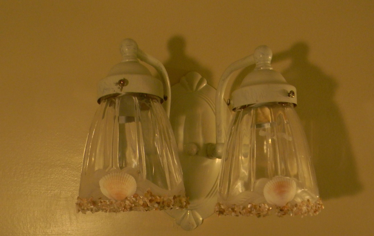 1980's Brass Light Fixtures Get a Seashell Makeover