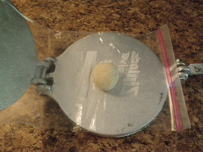 how to use a tortilla press