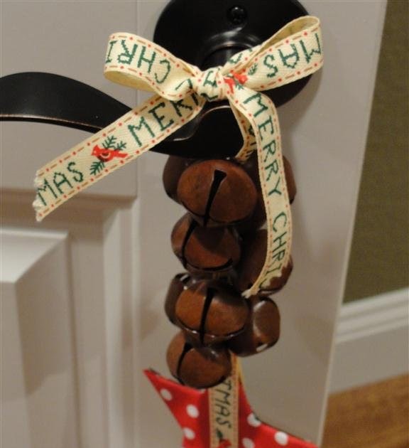 Handmade by Hilani {Jingle Bells} Door Accent Tutorial