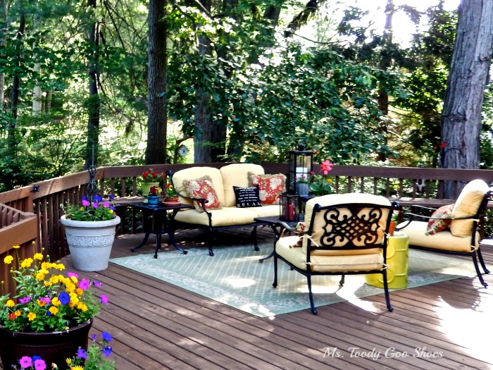 10 Ways to Perk Up Outdoor Living Spaces 10 Ways to Perk Up Outdoor Living Spaces
