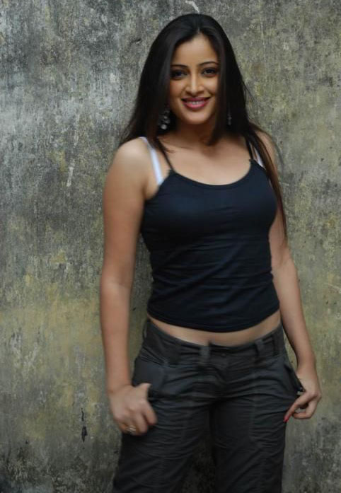 navneet kaur in black sleeve less dress actress pics