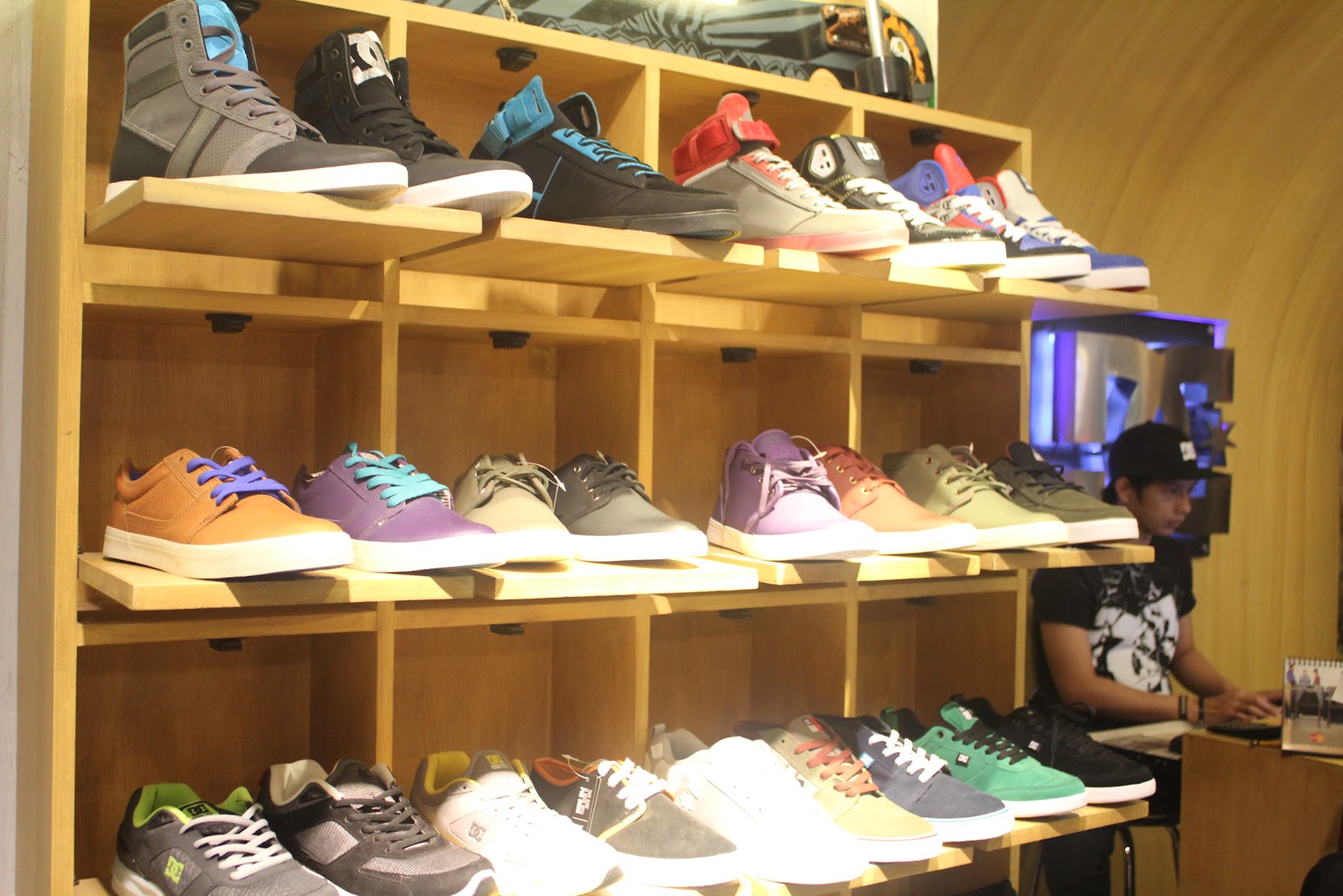 DC at Robinsons Galleria THE WEB MAGAZINE