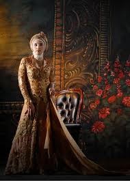 Kebaya wanita modern terbaru 2013 dengan berbagai model