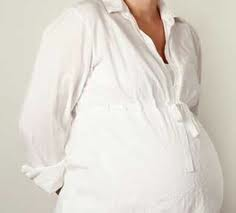 pregnant mum on guest post for mumandbabyonline.co.uk pregnant mum