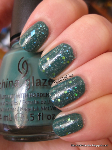 China+glaze+Exotic+Encounters+and+Cool+Waves+Laquer+Crocodile-hop.JPG