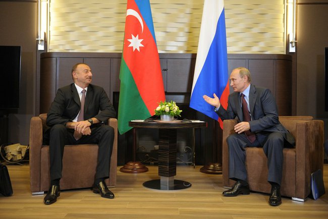 Para Moscú, Armenia y Azerbaiyán son amigos