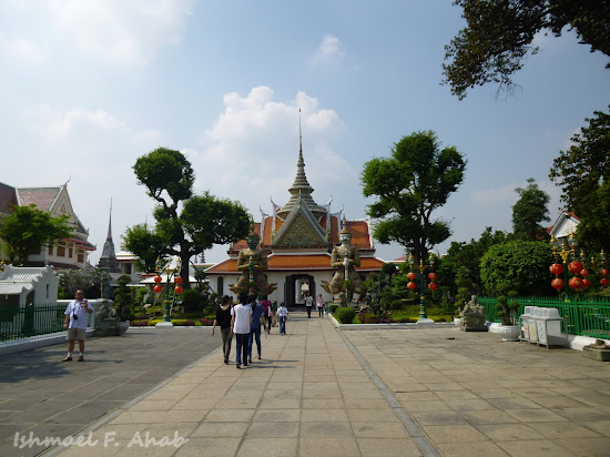 Grounds of Wat Arun