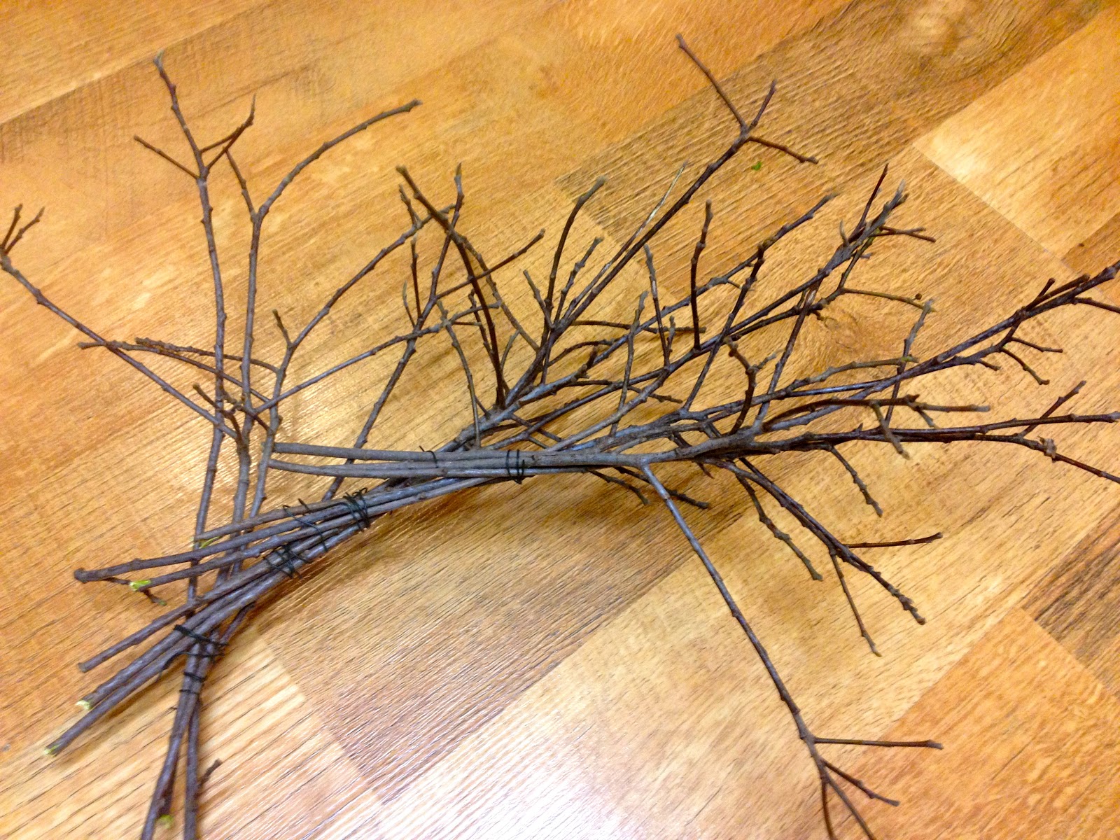 Here is a closeup of several bunches wired together