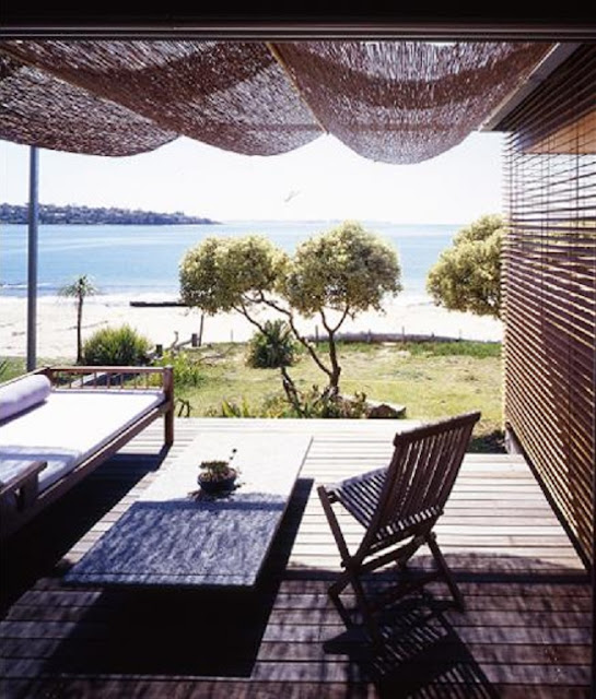 Bundeena Beach House / By Sam Crawford Architects HouseVariety