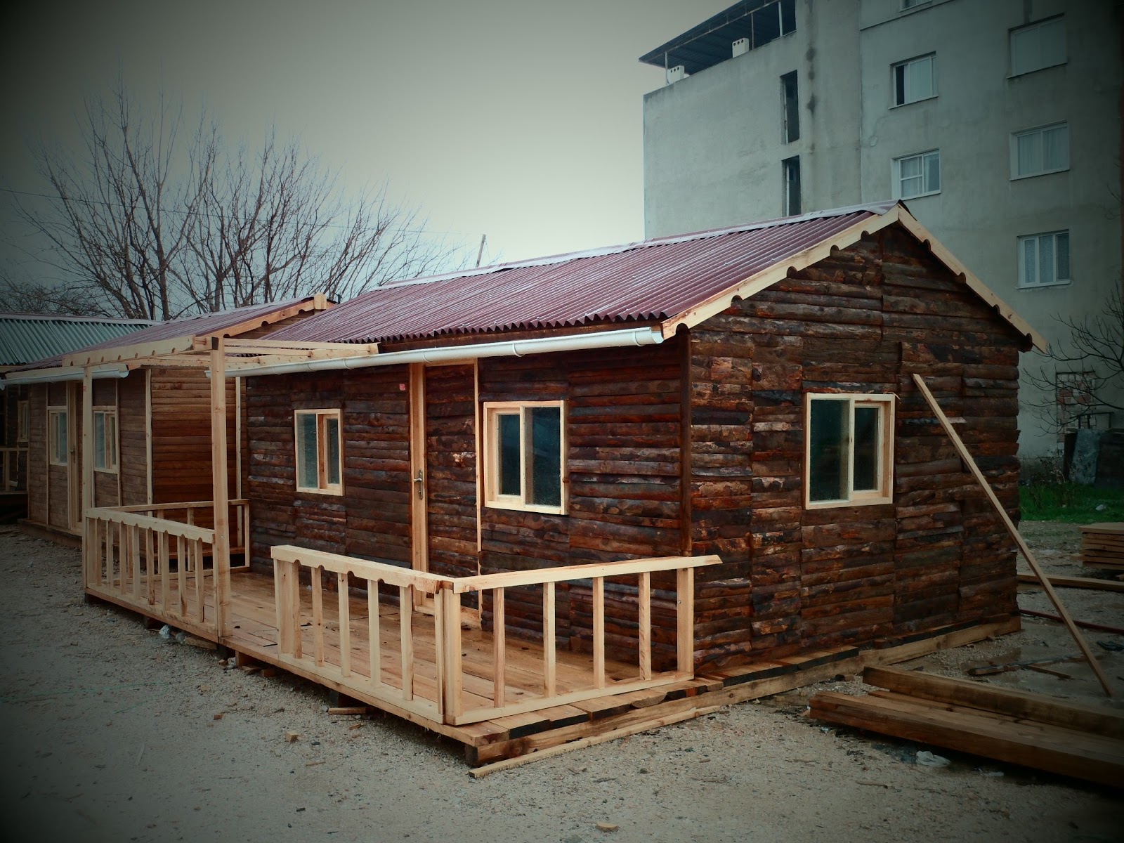 Ahşap ev 32 m2 tomruk ev balkonlu