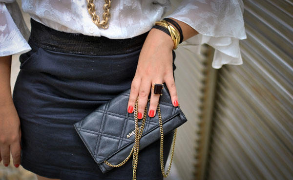 clutch preta arezzo - bolsa de mão clutch preta arezzo - bolsa de mão