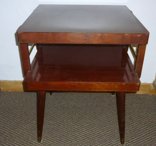 Green Bunny Antiques: Mid-Century Modern Side Table