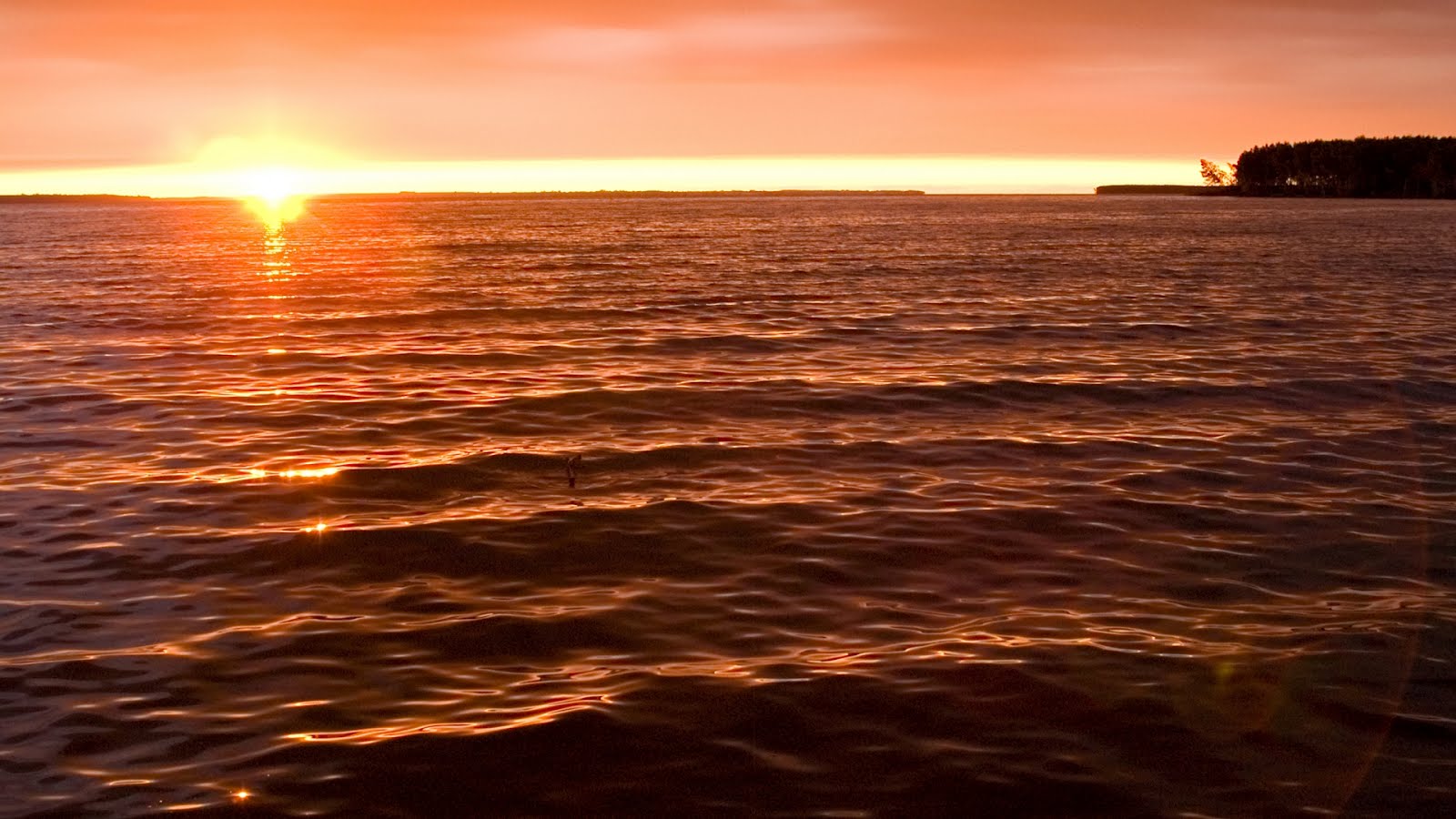 http://2.bp.blogspot.com/-7xUyiKmPhRQ/T3Yxa-FGMVI/AAAAAAAACGo/7xKXXt6MoWo/d/wallpapers-atardeceres_sm4cblog11.jpg