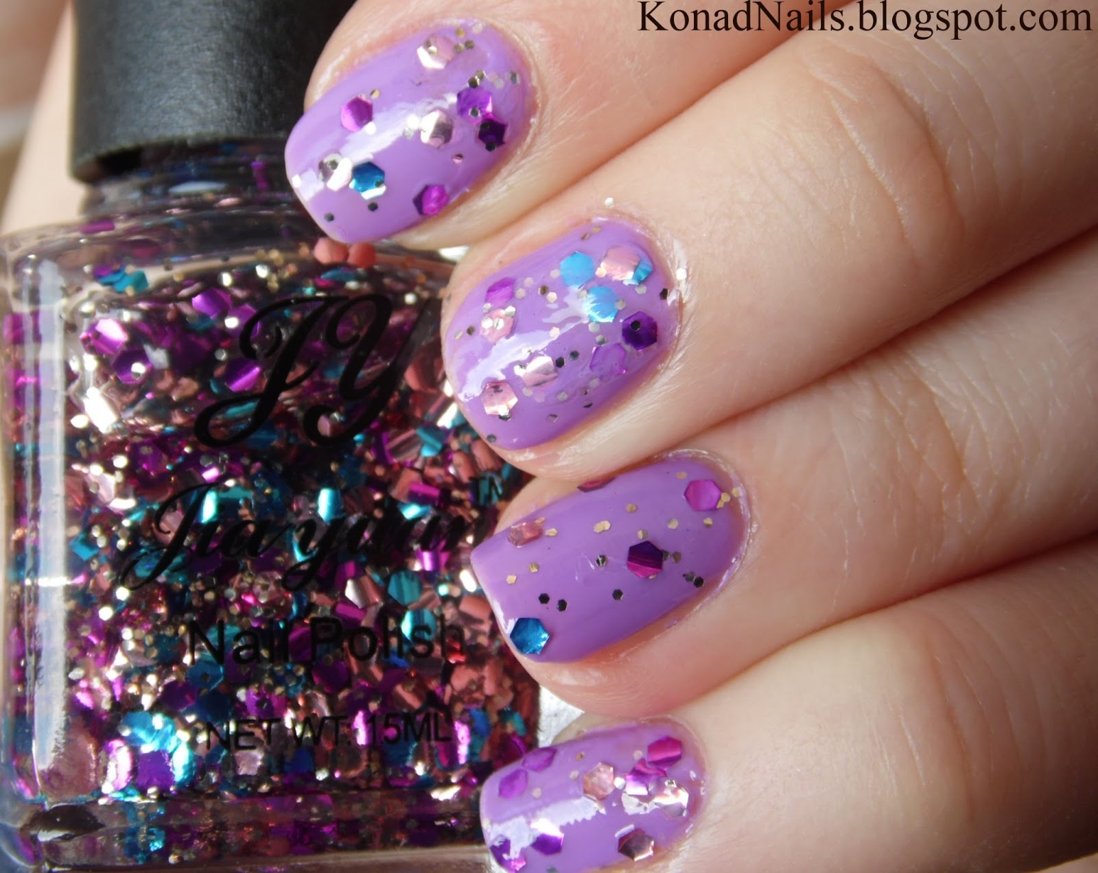 Konad Addict Glitter nail polish from Born Pretty