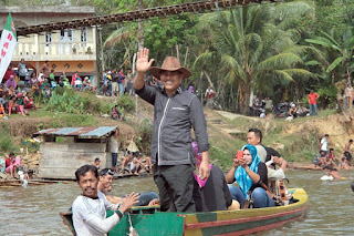 Haji Mashuri Bersama Warga Dusun Tebat 1