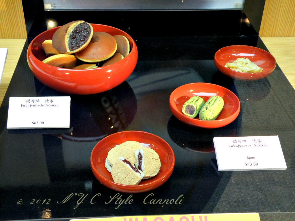 Minamoto Kitchoan in Rockefeller Center NYC, Style & a little Cannoli